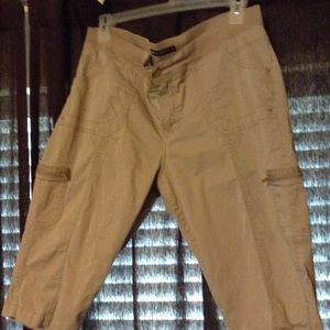 Lee relaxed fit capris